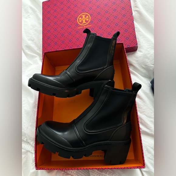 Tory Burch Lug shoe boot black new with box size 11 women’s - Picture 2 of 8